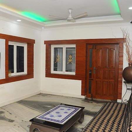 Modern Villa Chennai Exterior photo