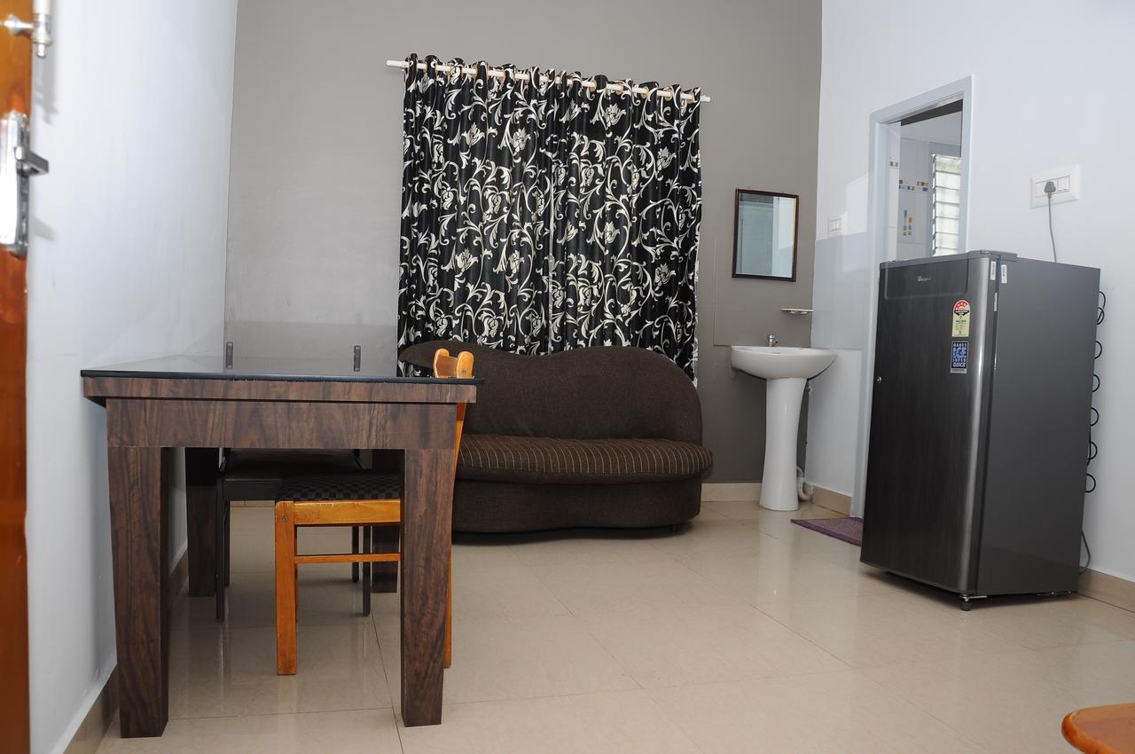 Modern Villa Chennai Exterior photo