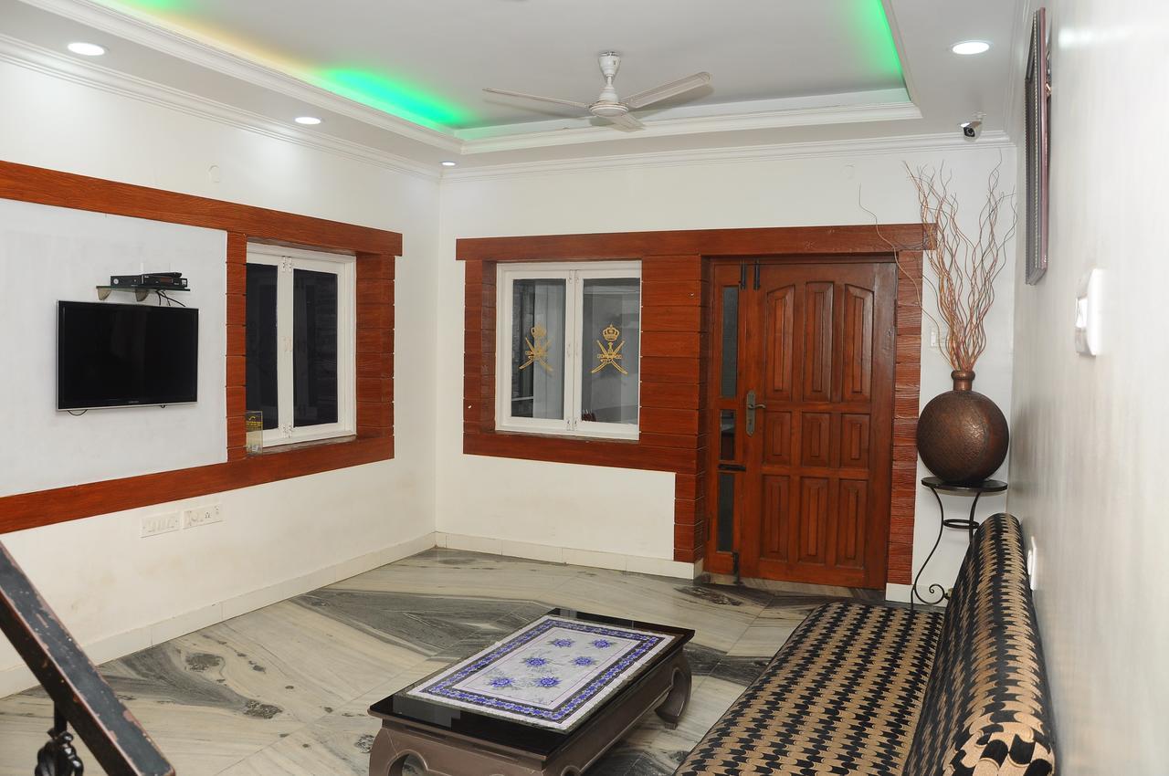 Modern Villa Chennai Exterior photo